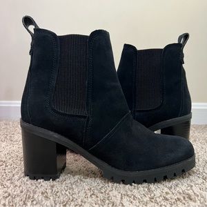 UGG Hazel Boot Black Suede Chunky Heel Waterproof Size 9